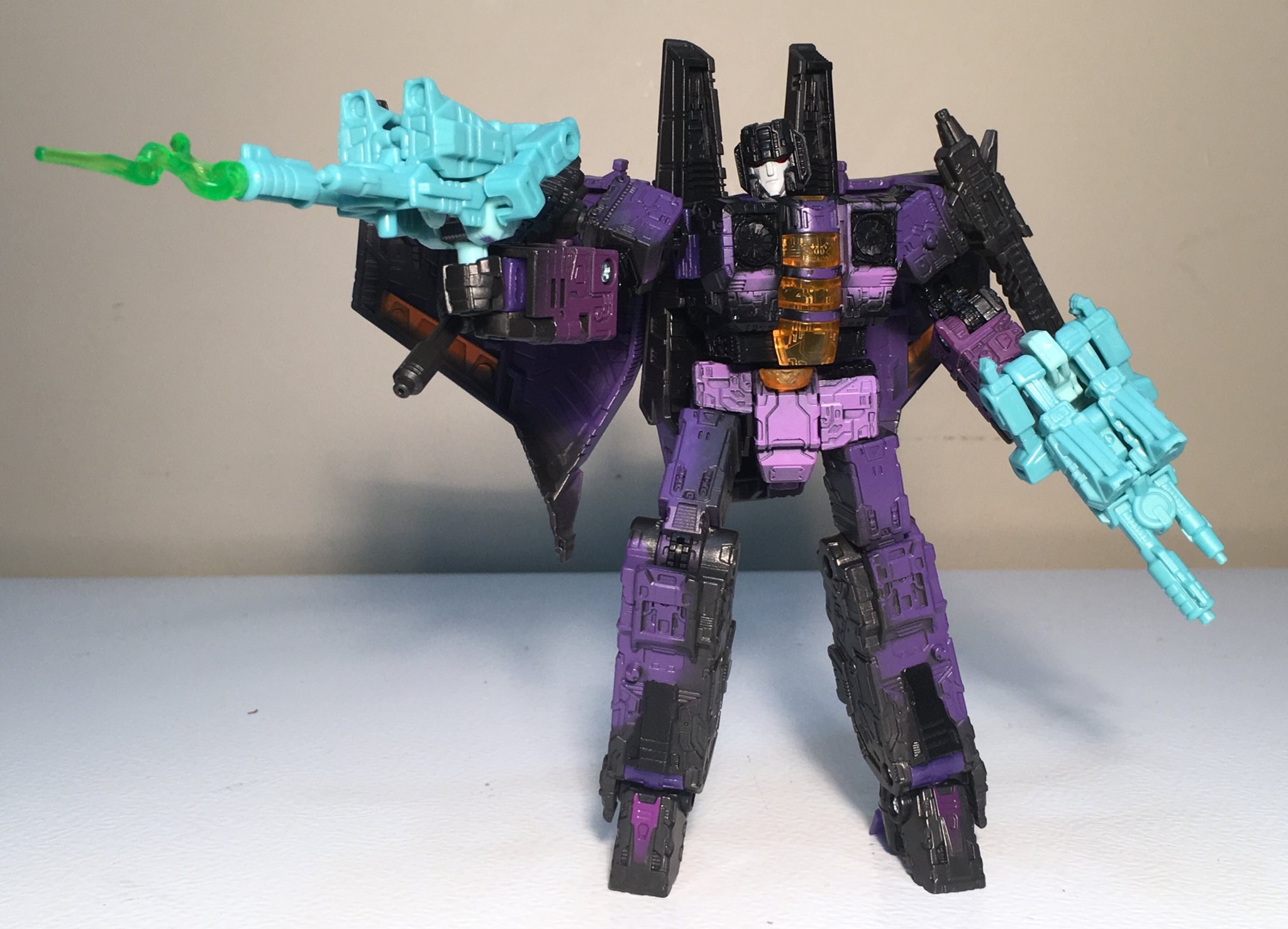 WFC Netflix Hotlink, Heatstroke, Heartburn WalMart Exclusives In
